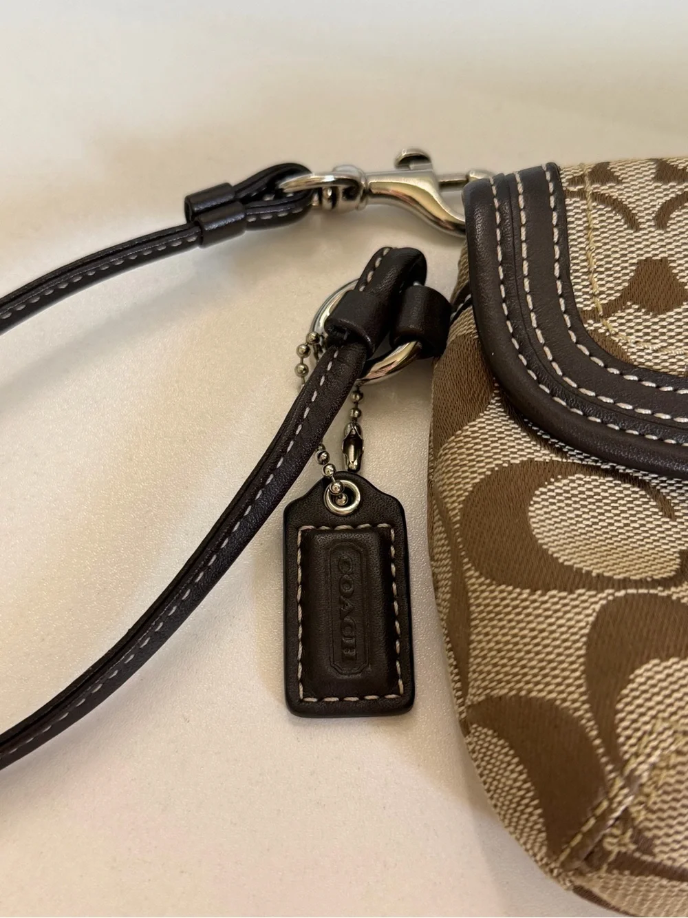 Vintage Coach Legacy Signature Turnlock Wristlet Y2K Khaki Brown